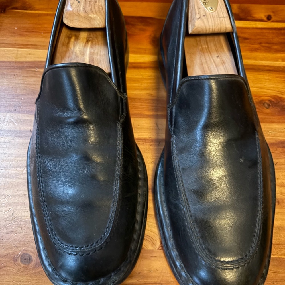 Allen Edmonds black leather slip one